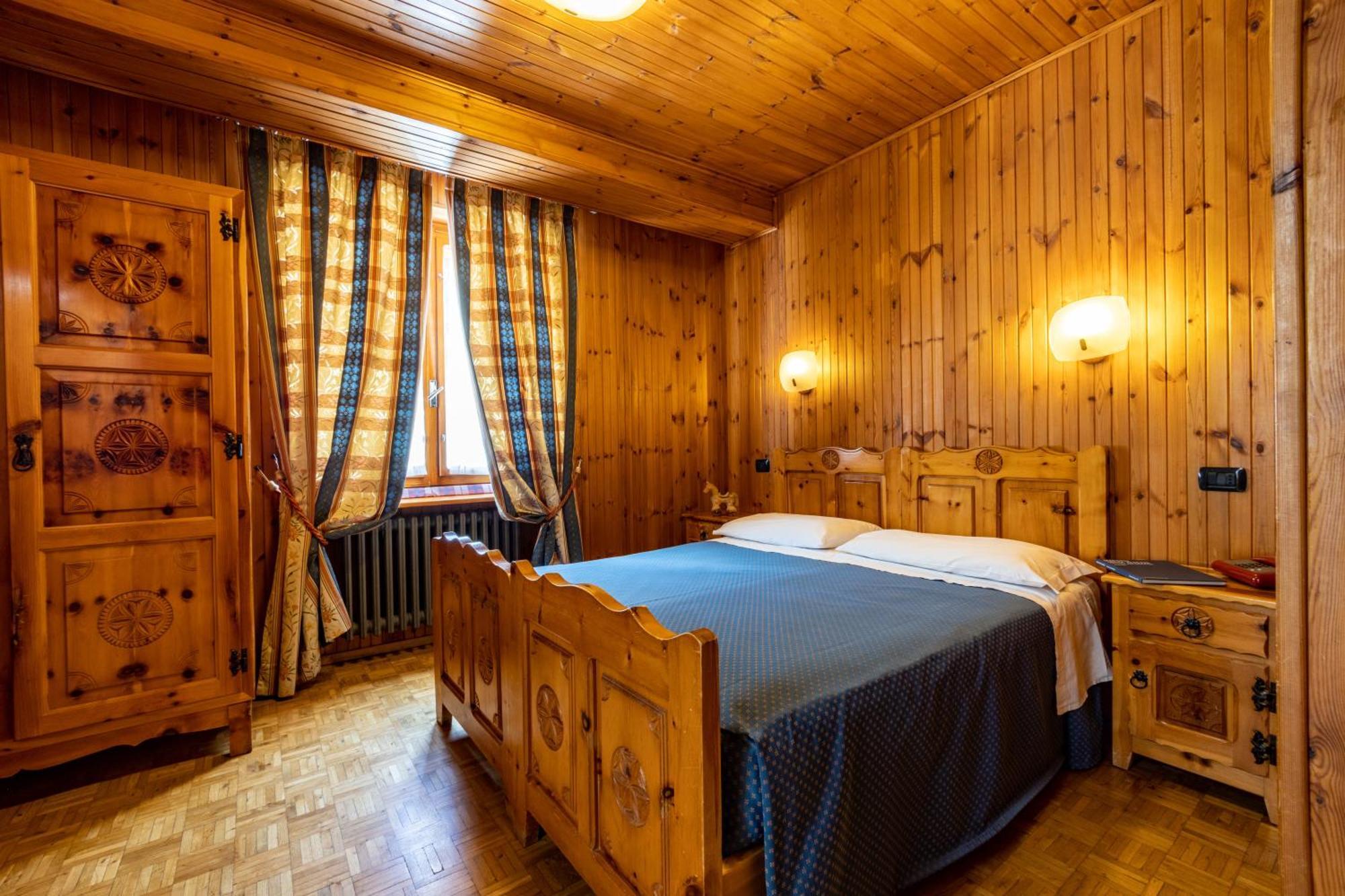 Hotel Le Campagnol Champoluc Exteriör bild