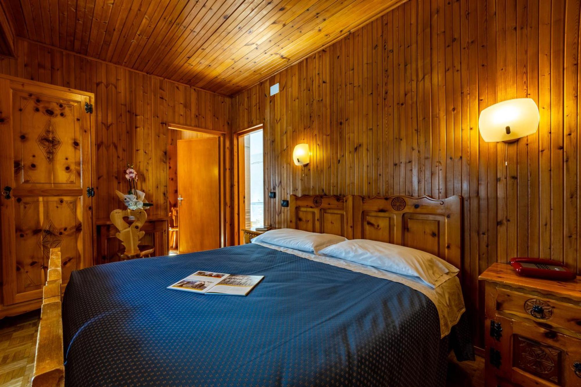 Hotel Le Campagnol Champoluc Exteriör bild