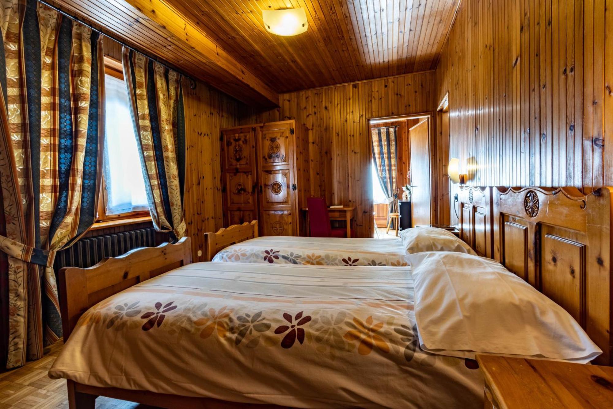 Hotel Le Campagnol Champoluc Exteriör bild