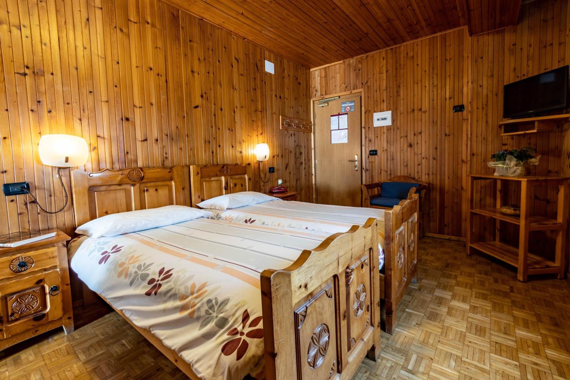 Hotel Le Campagnol Champoluc Exteriör bild