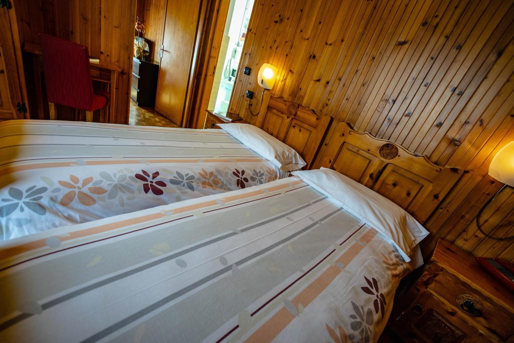 Hotel Le Campagnol Champoluc Exteriör bild