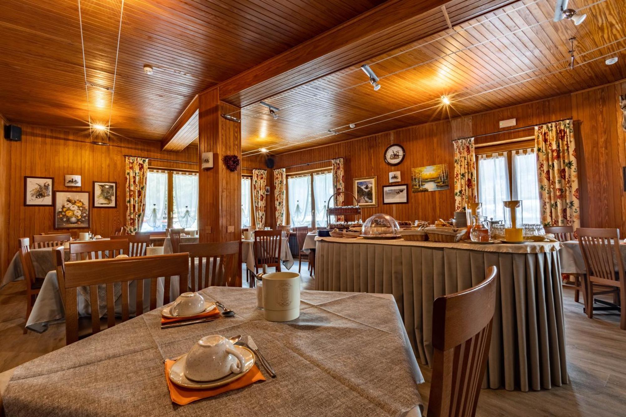 Hotel Le Campagnol Champoluc Exteriör bild